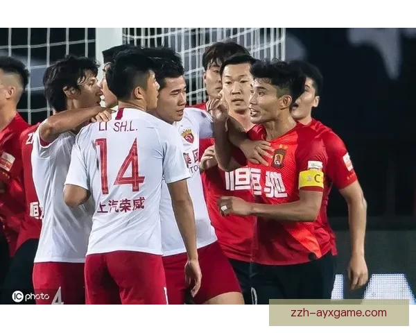 足球直播焦点战上港迎战恒大巅峰对决全程精彩呈现决定赛季走势